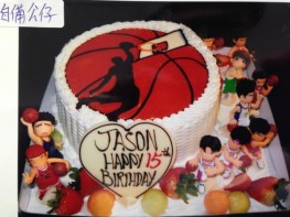 平面啫喱款籃球飛人蛋糕。客人自備公仔。